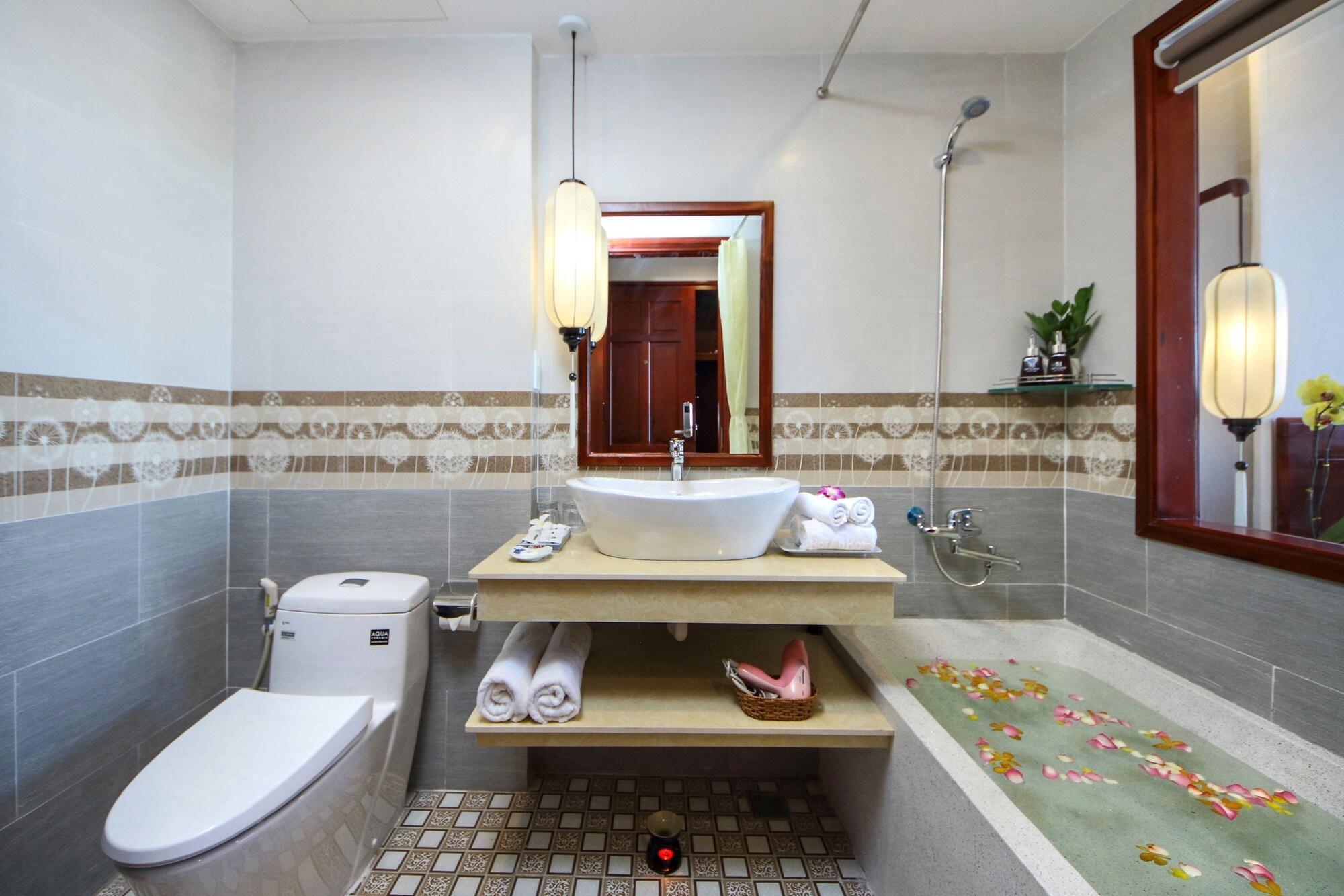 Uptown Hoi An Hotel & Spa Bagian luar foto